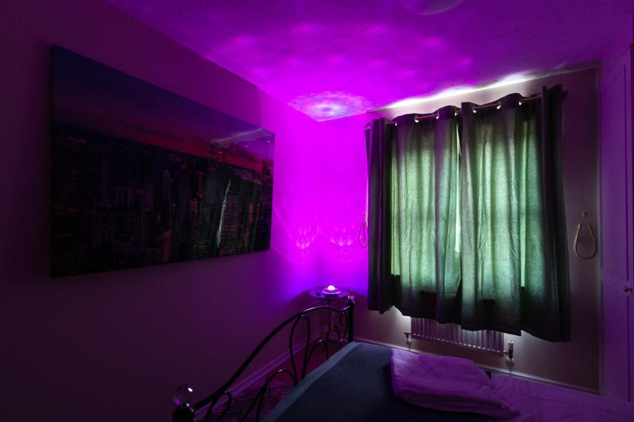 Escape The Matrix - 2 Bed Flat In City Centre With Free Parking Саутгемптон Экстерьер фото