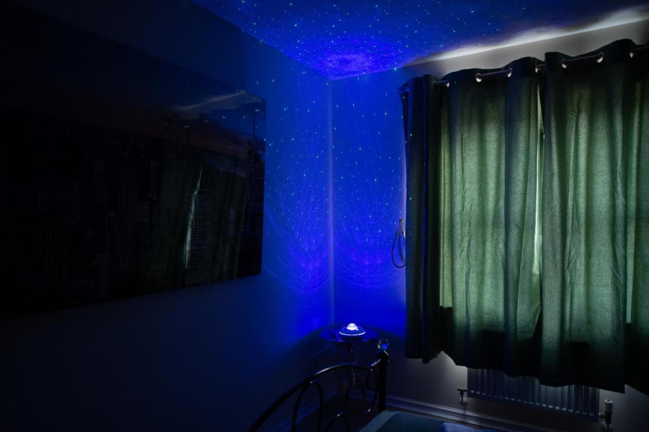 Escape The Matrix - 2 Bed Flat In City Centre With Free Parking Саутгемптон Экстерьер фото
