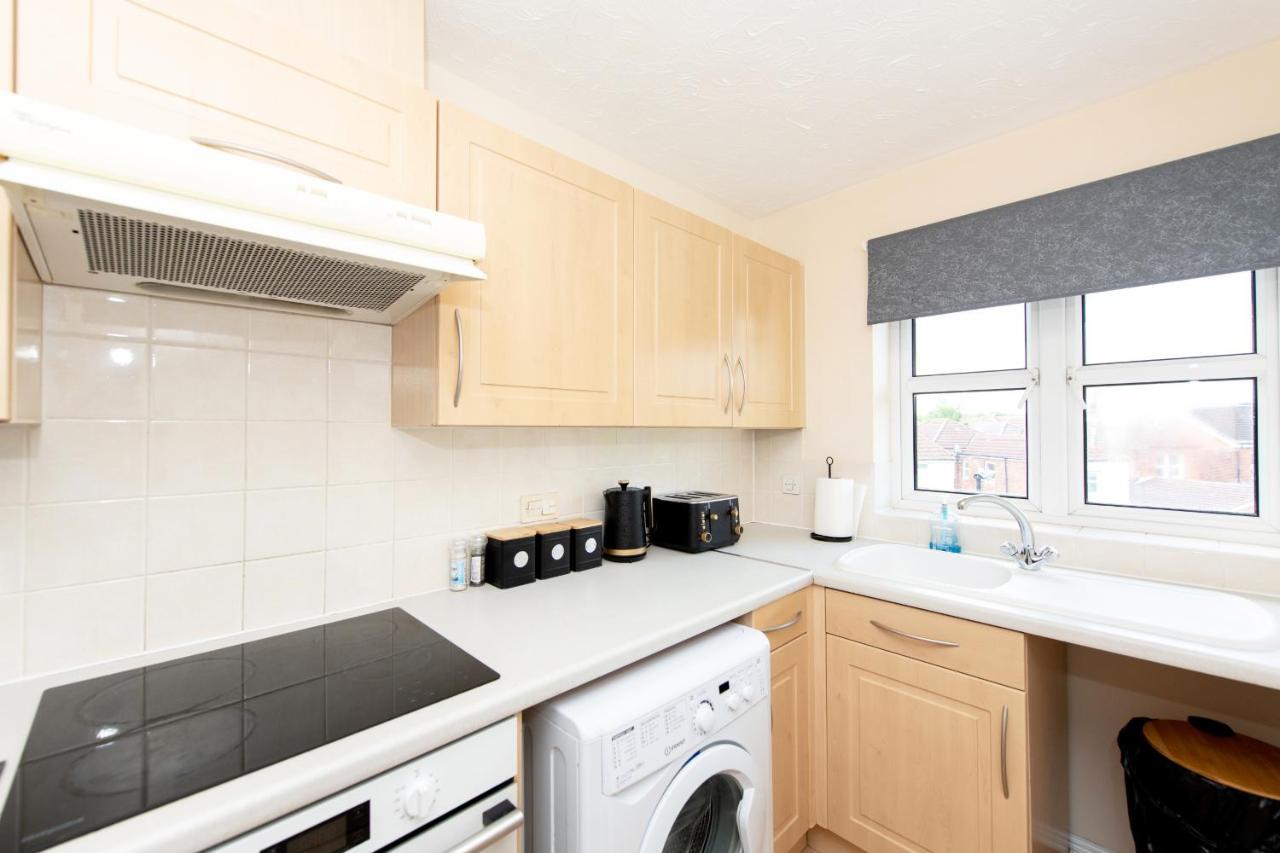 Escape The Matrix - 2 Bed Flat In City Centre With Free Parking Саутгемптон Экстерьер фото